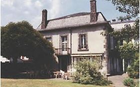 Logis Hotel La Source Du Mont